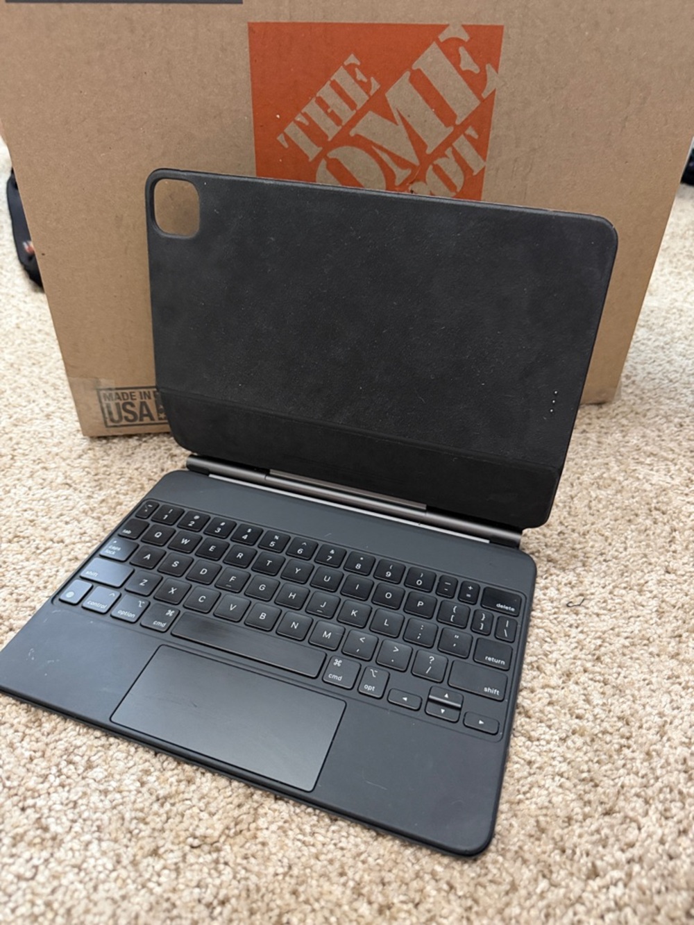 Apple Magic Keyboard Case for 11 inch iPad